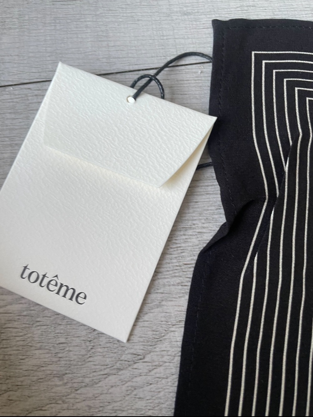 Black & White Geometric Silk Square Scarf Toteme - Picture 6 of 9